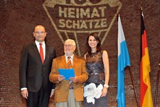 Heimatminister Albert Füracker und Kunstministerin Prof. Dr. med. Marion Kiechle prämieren 100 Heimatschätze
